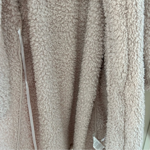 Pottery Barn Cream Fleece Robe - Picture 7 of 8